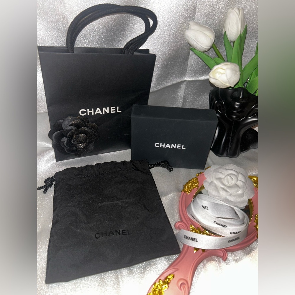 Authentic Chanel shopping bag bundle - Picture 1 of 2